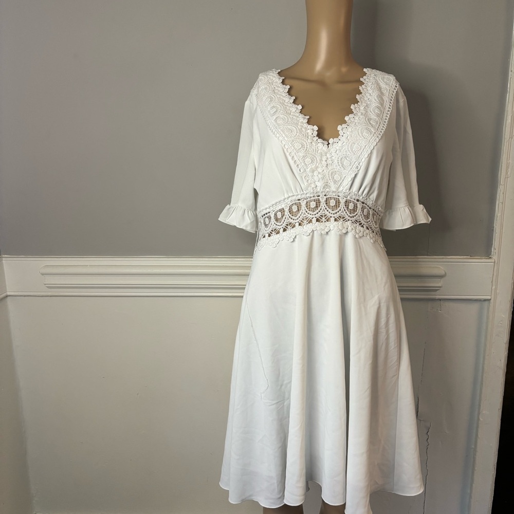 Elegant White Lace Dress